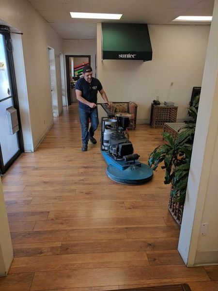 Hardwood Floor Cleaning in Dallas, TX (1)